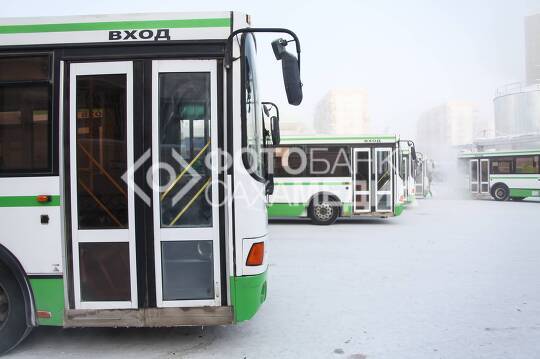 Автобусы на автовокзале Якутска