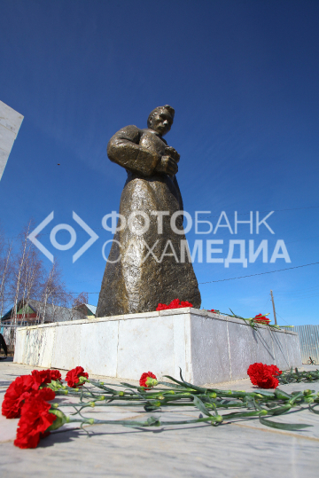 Памятник якутянам, погибшим на озере Ильмень